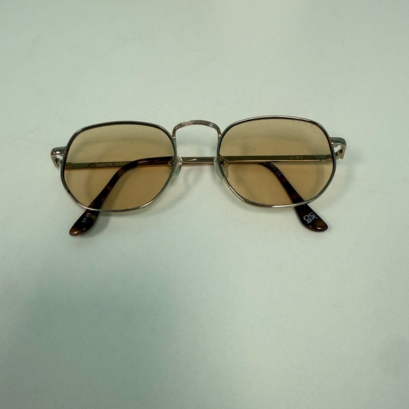 Aire x revolve sagitta sunglasses in gold and ochre tint. - Picture 9 of 10